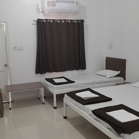 Hotel Gulati Suites Washim Exterior photo