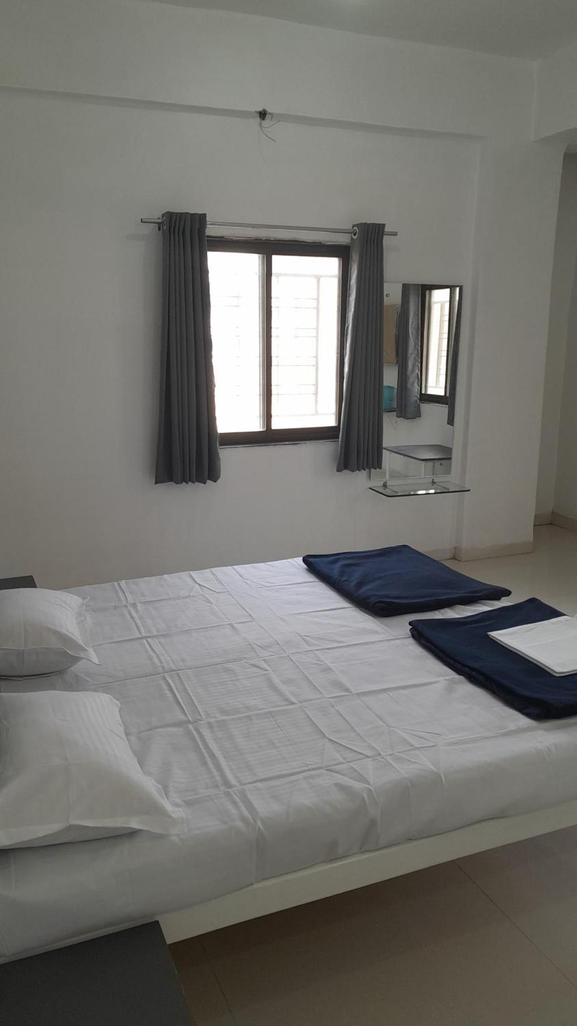 Hotel Gulati Suites Washim Exterior photo